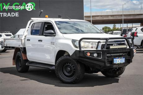 White 2018 Toyota Hilux Double Cab Chassis Sr (4X4)