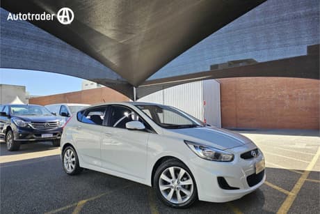 White 2018 Hyundai Accent Hatchback Sport