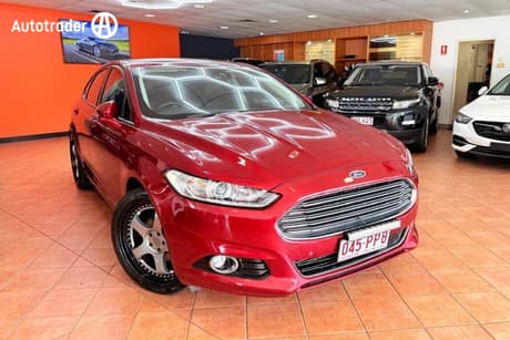 Red 2015 Ford Mondeo Hatchback Trend Tdci