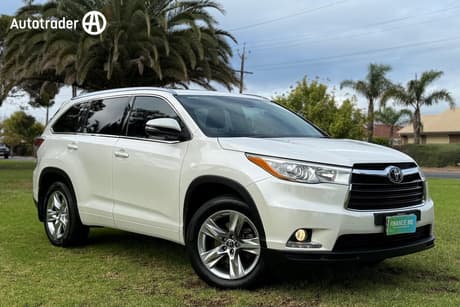 White 2016 Toyota Kluger Wagon Grande (4X4)