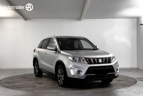Silver 2024 Suzuki Vitara Wagon Beat