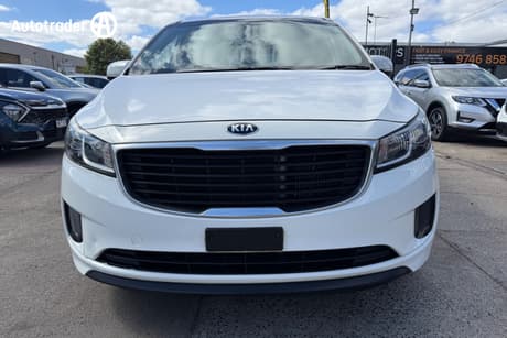 White 2015 Kia Carnival Wagon S