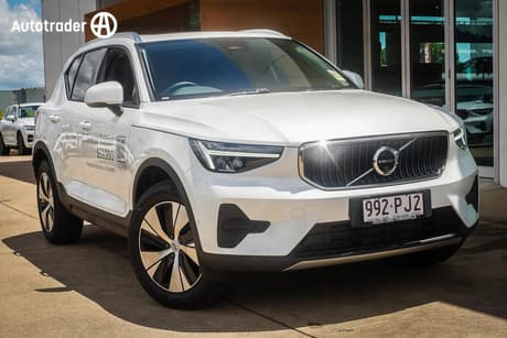 White 2025 Volvo XC40 Wagon Plus B4