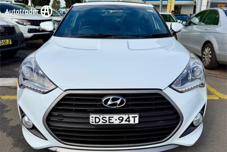 White 2017 Hyundai Veloster Coupe Sr Turbo
