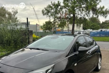 Black 2018 Holden Astra Hatchback Rs
