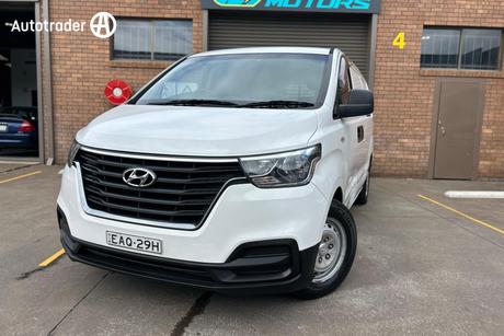 White 2019 Hyundai Iload Van 3S Liftback