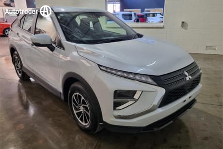 White 2024 Mitsubishi Eclipse Cross Wagon Es (2Wd)