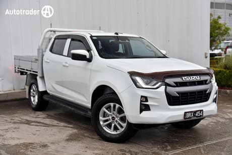 White 2021 Isuzu D-MAX Crew Cab Chassis Ls-M (4X4)