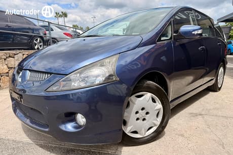 Blue 2005 Mitsubishi Grandis Wagon