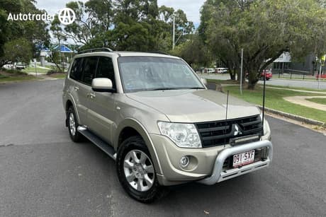 Gold 2012 Mitsubishi Pajero Wagon Glx-R Lwb (4X4)