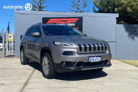 Silver 2015 Jeep Cherokee Wagon Limited (4X4)