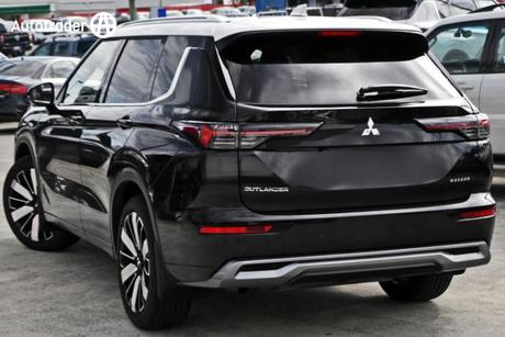 Black 2025 Mitsubishi Outlander Wagon Es 5 Seat (Awd)