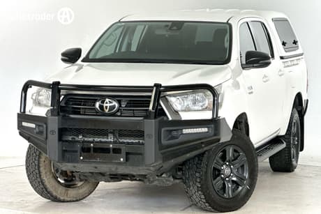 White 2022 Toyota Hilux Double Cab Pick Up Sr (4X4)