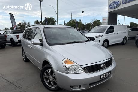 Silver 2014 Kia Grand Carnival Wagon Platinum