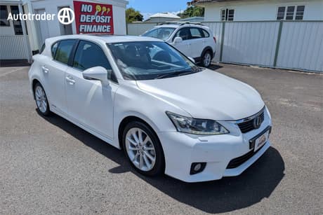White 2013 Lexus CT200H Hatchback Sports Luxury