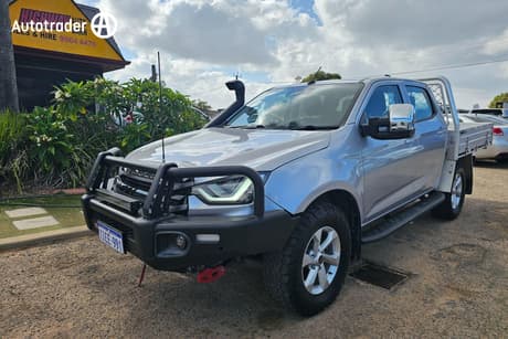 Silver 2023 Isuzu D-MAX Crew Cab Chassis Ls-M (4X4)