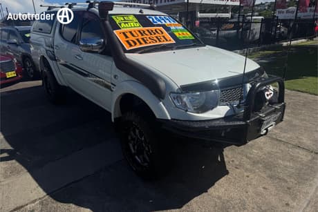White 2015 Mitsubishi Triton Double Cab Utility Glx-R (4X4)