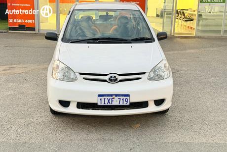 White 2005 Toyota Echo Sedan
