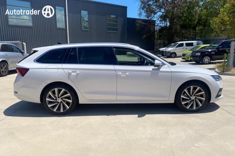 White 2023 Skoda Octavia Wagon Style 110Tsi