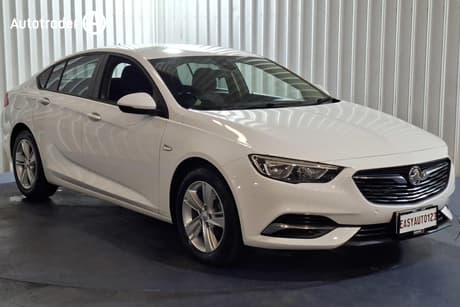 White 2019 Holden Commodore Liftback Lt
