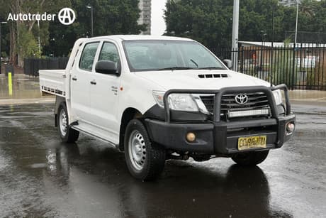 White 2015 Toyota Hilux Dual Cab Chassis Sr (4X4)