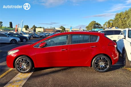 Red 2016 Kia Cerato Hatchback Si