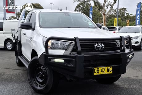 White 2021 Toyota Hilux Ute Tray 4X4