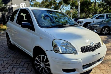 White 2004 Toyota Echo Hatchback