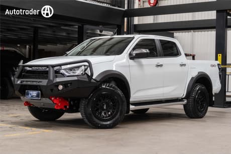 White 2023 Isuzu D-MAX Crew Cab Utility Ls-U (4X4)