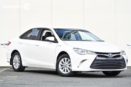 White 2015 Toyota Camry Sedan Altise Hybrid