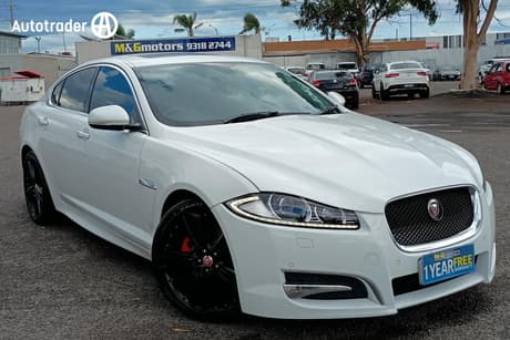 White 2014 Jaguar XF Sedan 2.0 Premium Luxury