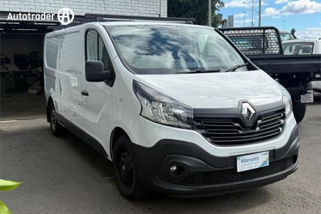 White 2017 Renault Trafic Van Swb