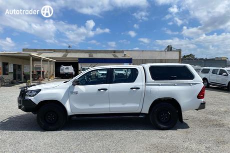 White 2020 Toyota Hilux Double Cab Pick Up Sr (4X4)