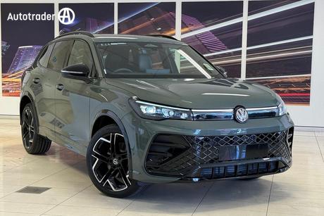 Green 2025 Volkswagen Tiguan Wagon 195Tsi R-Line