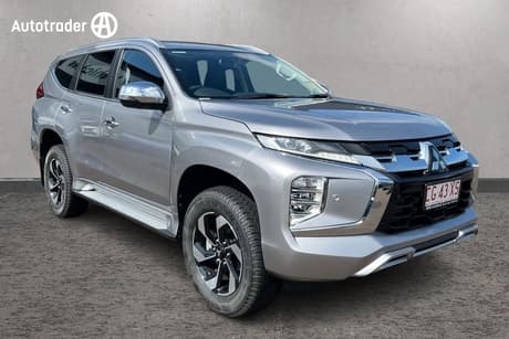 Silver 2025 Mitsubishi Pajero Sport Wagon Exceed (4Wd) 7 Seat