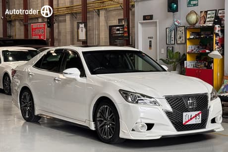 White 2013 Toyota Crown Sedan