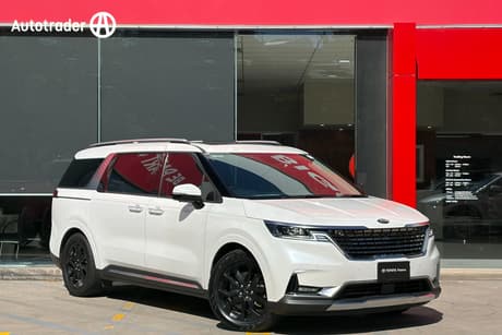 White 2020 Kia Carnival Wagon Platinum