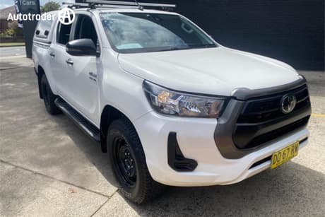 White 2021 Toyota Hilux Double Cab Pick Up Sr (4X4)
