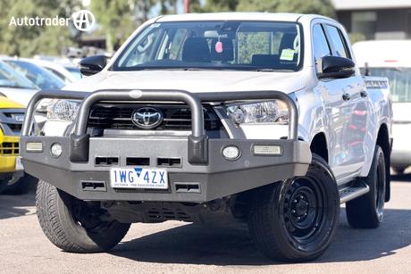 White 2022 Toyota Hilux Double Cab Pick Up Sr Hi-Rider (4X2)