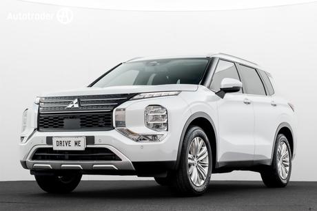 White 2025 Mitsubishi Outlander Wagon Ls 7 Seat (2Wd)