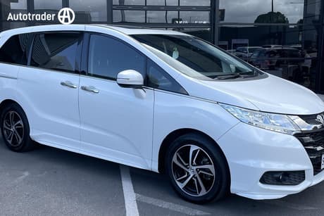 White 2017 Honda Odyssey Wagon Vti-L