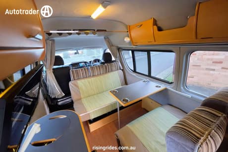 White 2006 Toyota HiAce Commercial HIACE TRH226 4WD 7 SEATER