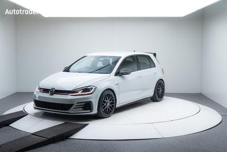 White 2017 Volkswagen Golf Hatchback Gti