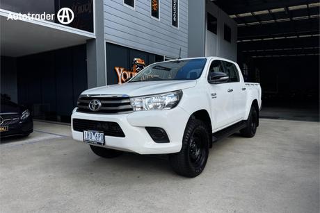 White 2016 Toyota Hilux Dual Cab Utility Sr (4X4)