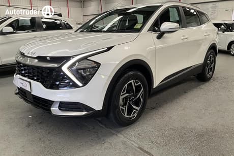 White 2024 Kia Sportage Wagon S (Fwd)