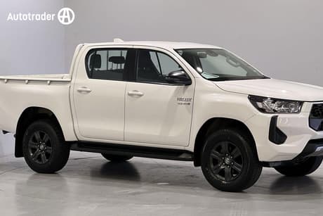 2024 Toyota Hilux Sr (4X4) Gun126R