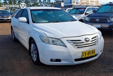 White 2007 Toyota Camry Sedan Altise
