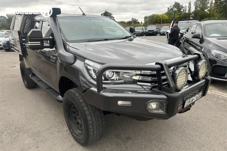 Silver 2016 Toyota Hilux Dual Cab Utility Sr5 (4X4)