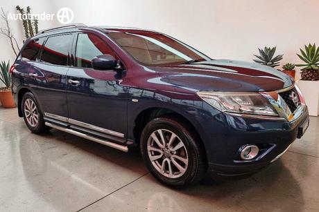 Blue 2016 Nissan Pathfinder Wagon St-L (4X2)