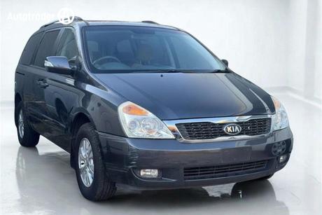 Grey 2015 Kia Carnival Wagon Si